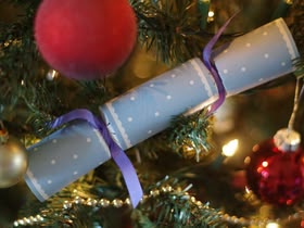 Christmas Traditions in UK and USA Christmas Traditions in UK and USA